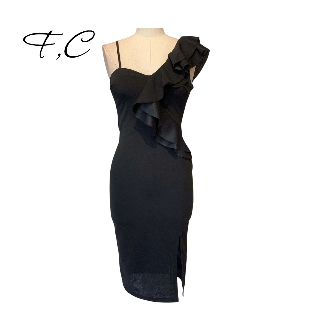 Vestido corto con volante