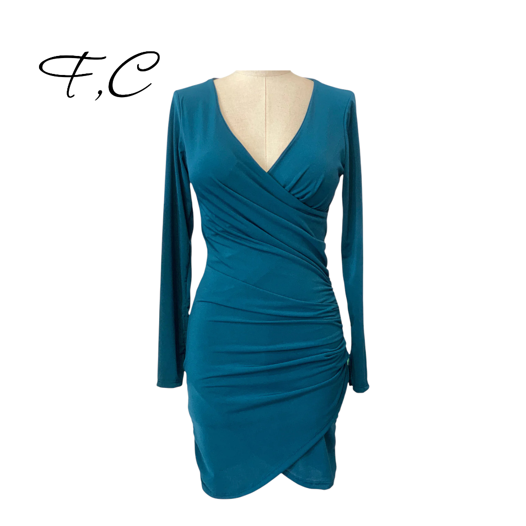 Vestido corto manga larga