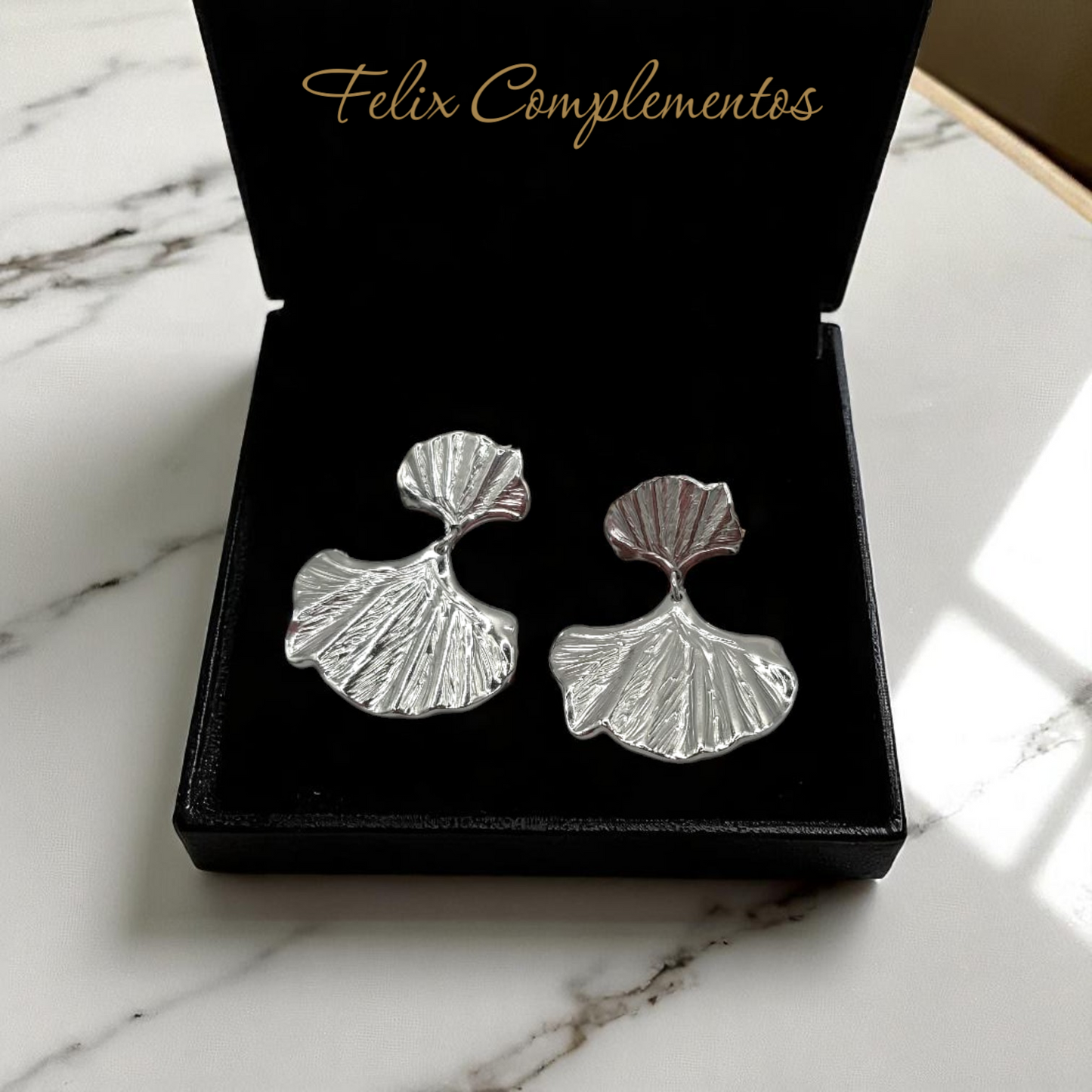 Pendientes estilo ojas