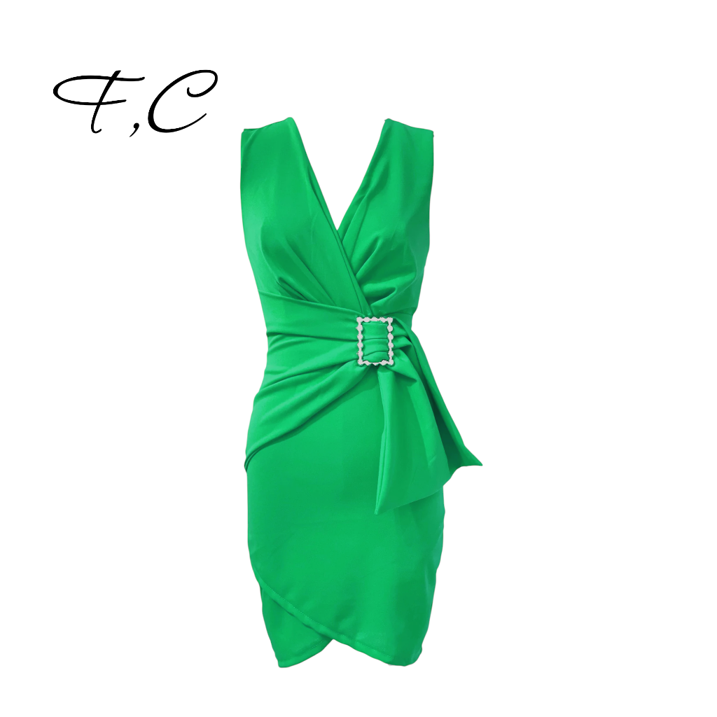 Vestido con cinturon de perlas