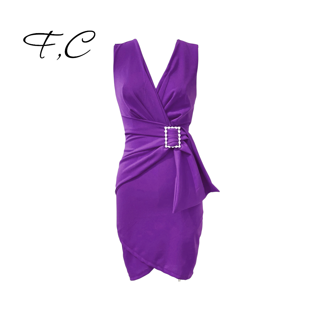 Vestido con cinturon de perlas
